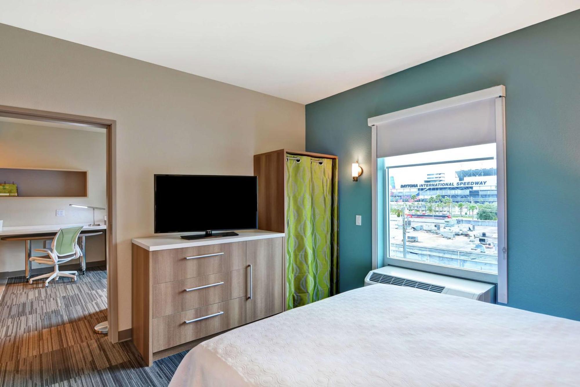 Home2 Suites By Hilton Daytona Beach Speedway Bagian luar foto