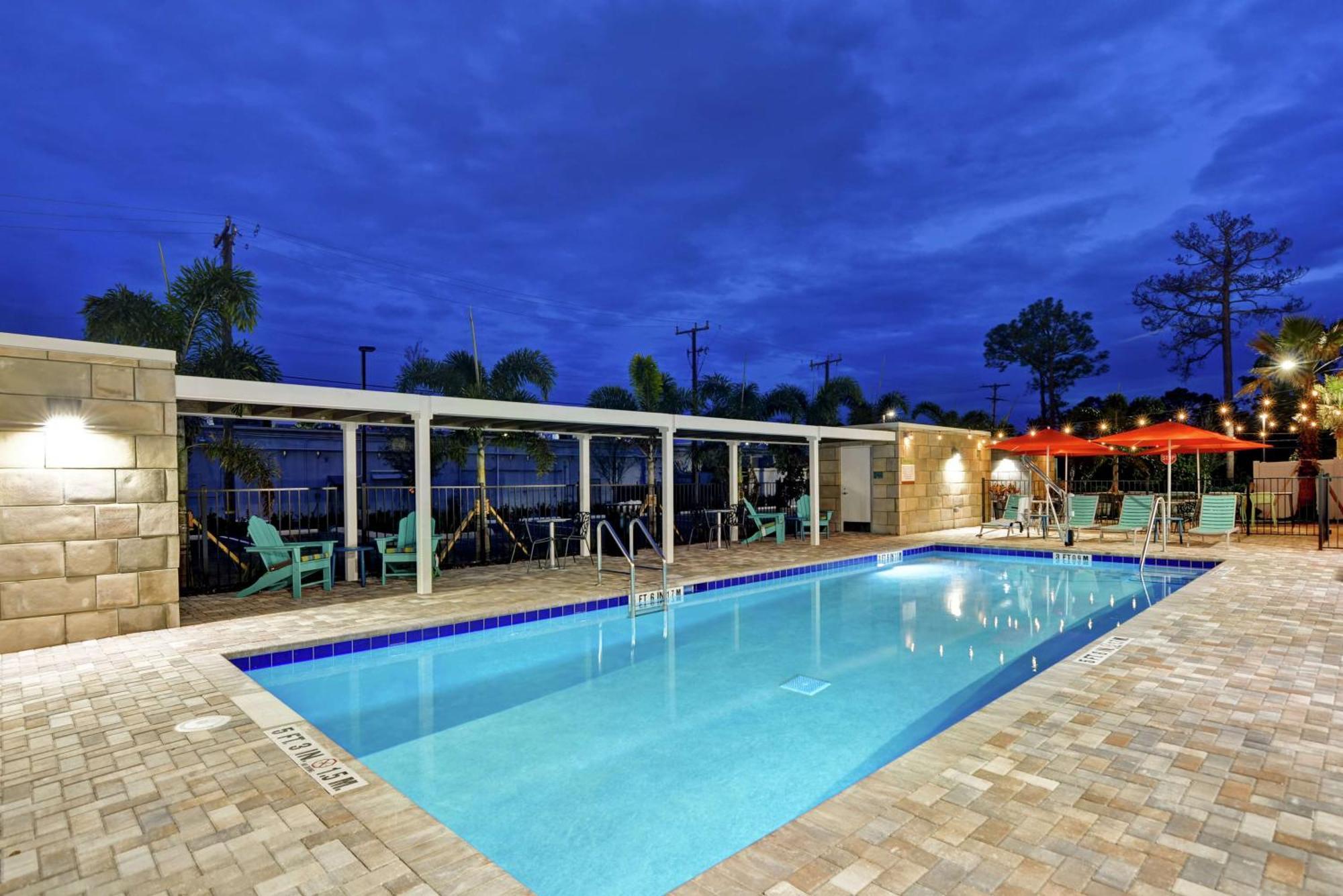 Home2 Suites By Hilton Daytona Beach Speedway Bagian luar foto