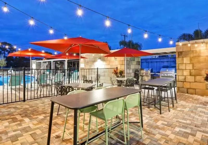 Home2 Suites By Hilton Daytona Beach Speedway Bagian luar foto